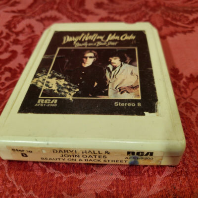 Daryl Hall & John Oates, Beauty On A Back Street