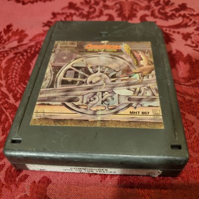 Commodores, Hot On The Tracks