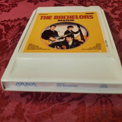 Bachelors (The), Marie (FLAT PACK)