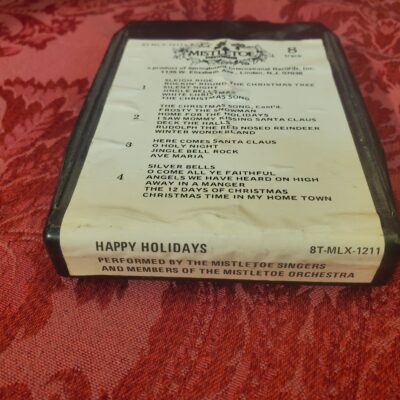 Mistletoe Orchestra / Mistletoe Singers, Happy Holidays