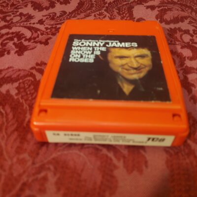 Sonny James, The Southern Gentleman When The Snow Is On The Roses