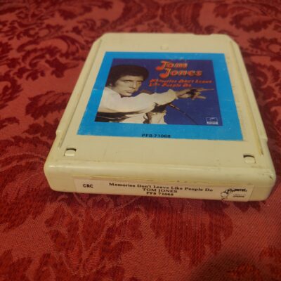 Tom Jones, Memories Don't Leave Like People Do