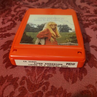Lynn Anderson, Listen To A Country Song