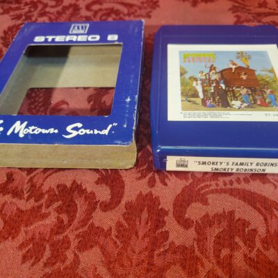 Smokey Robinson, Smokey's Family Robinson